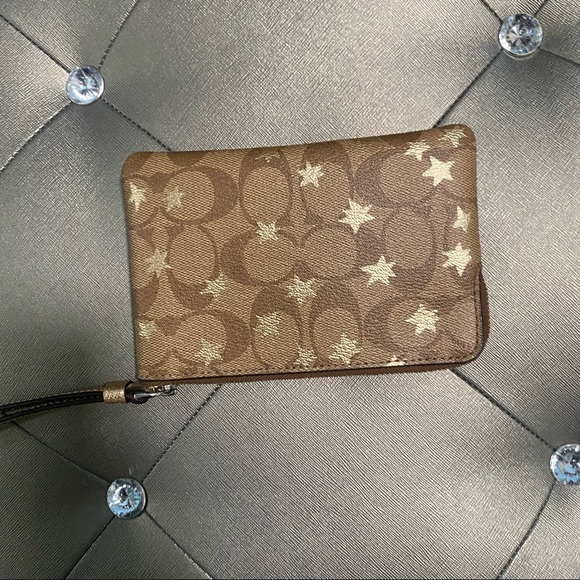 Coach Wristlet - Picture 5 of 11